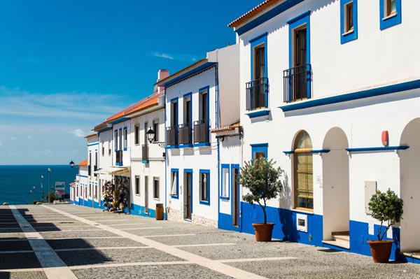 Armishaws International Removals to Portugal Removals from Portugal.